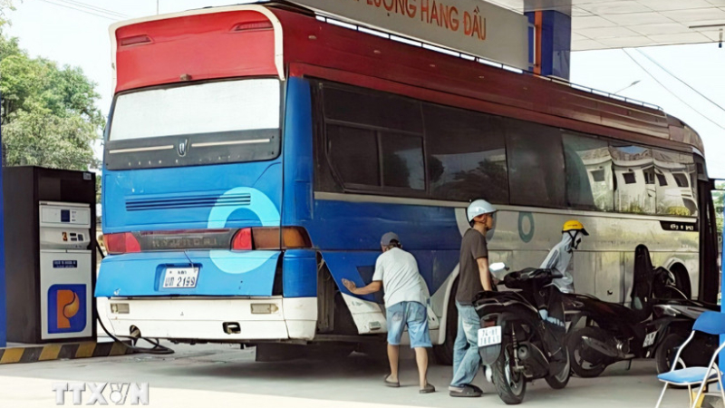 Siết chặt quản l&yacute; xăng dầu khu vực bi&ecirc;n giới 