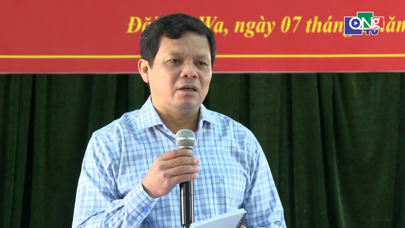 Chủ tịch HĐND tỉnh Nguyễn Đức Tuy l&agrave;m việc tại x&atilde; Đăk Rơ Wa