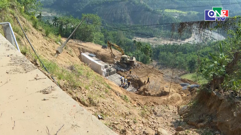 Đẩy nhanh tiến độ thi c&ocirc;ng c&aacute;c c&ocirc;ng tr&igrave;nh khắc phục khẩn cấp