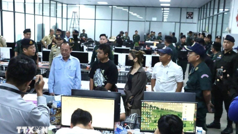 Campuchia ban h&agrave;nh luật chống lừa đảo trực tuyến