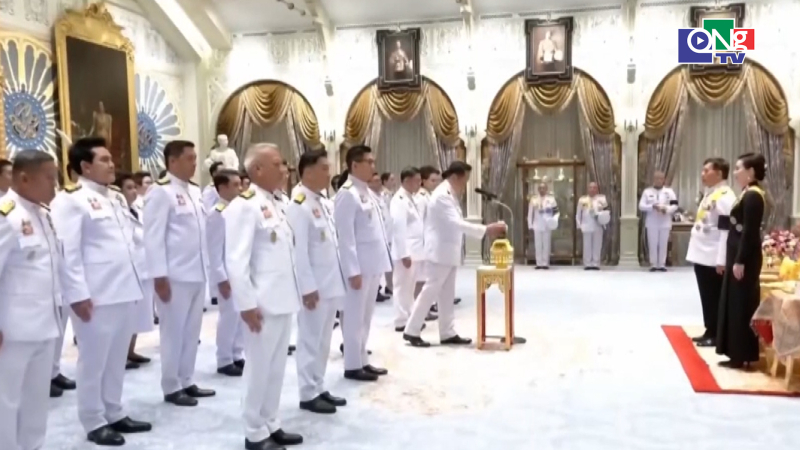 Nội c&aacute;c Th&aacute;i Lan tuy&ecirc;n thệ nhậm chức