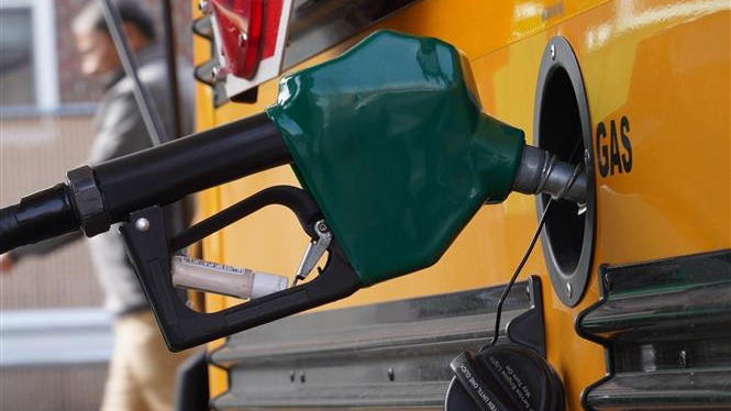 Gi&aacute; dầu lao dốc mạnh khi Mỹ &ndash; Iran đạt thỏa thuận ngừng bắn 