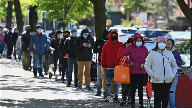 Ng&agrave;nh dịch vụ Mỹ tăng trưởng chậm lại 