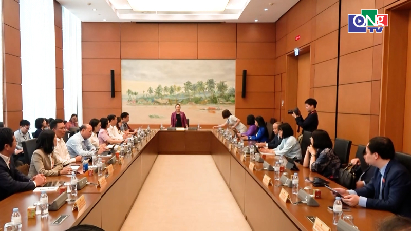 Đo&agrave;n Đại biểu Quốc hội tỉnh Quảng Ng&atilde;i thảo luận Tổ tại kỳ họp thứ Nhất, Quốc hội kh&oacute;a XVI