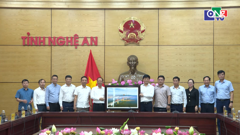 Quảng Ng&atilde;i v&agrave; Nghệ An trao đổi kinh nghiệm ph&aacute;t triển khu c&ocirc;ng nghiệp