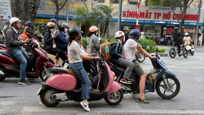 Miễn t&aacute;i chế pin điện tới 2029