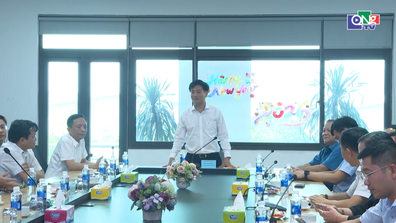 L&atilde;nh đạo tỉnh l&agrave;m việc với C&ocirc;ng ty Cổ phần Ho&agrave;ng Thịnh Đạt