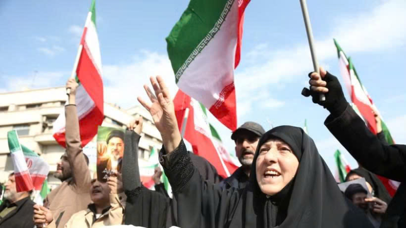 Tuy&ecirc;n bố tr&aacute;i chiều trước giờ đ&agrave;m ph&aacute;n Mỹ - Iran