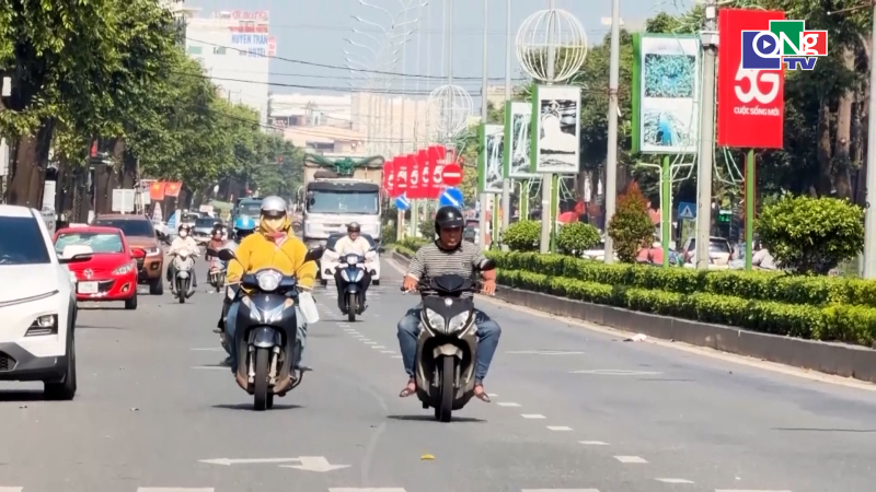 Nắng n&oacute;ng c&ograve;n k&eacute;o d&agrave;i đến 17/4 