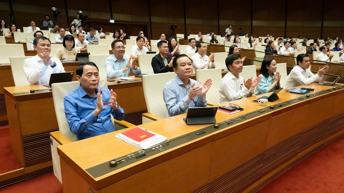 Miễn thuế xăng dầu đến hết th&aacute;ng 6/2026