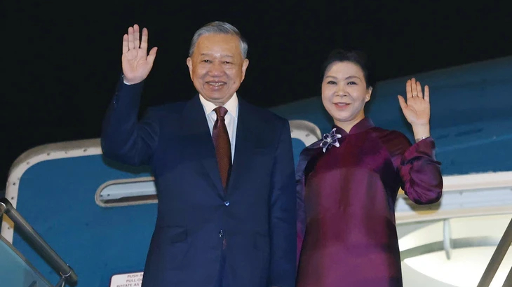 Tổng B&iacute; thư, Chủ tịch nước T&ocirc; L&acirc;m v&agrave; Phu nh&acirc;n l&ecirc;n đường thăm cấp Nh&agrave; nước đến Trung Quốc 