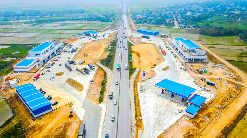 Quy tr&aacute;ch nhiệm chủ đầu tư nếu kh&ocirc;ng ho&agrave;n th&agrave;nh trạm dừng nghỉ cao tốc trước 30/4