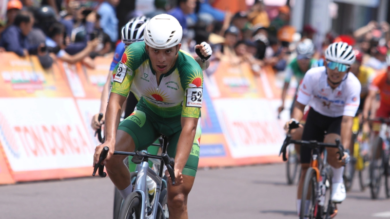 Diễn biến bất ngờ v&agrave; hấp dẫn của chặng 13 C&uacute;p Truyền h&igrave;nh 2026