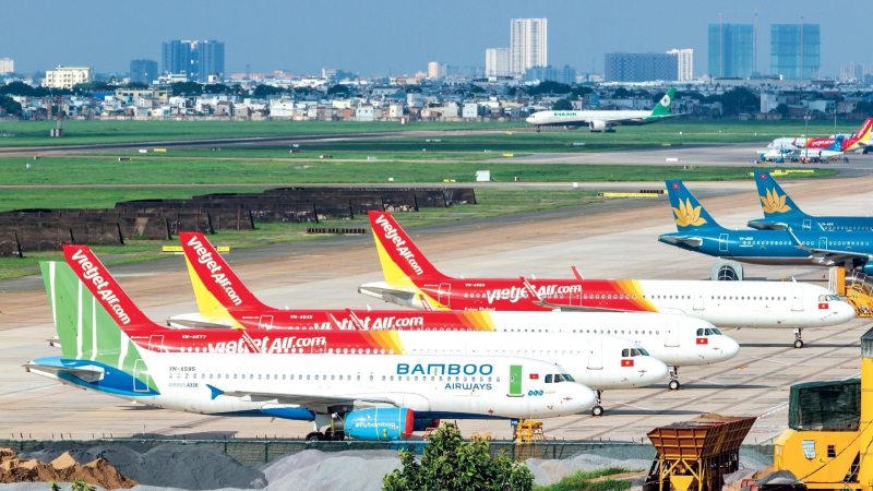 Gi&aacute; v&eacute; m&aacute;y bay dịp lễ 30/4 - 1/5 nhiều chặng vượt 4 triệu đồng