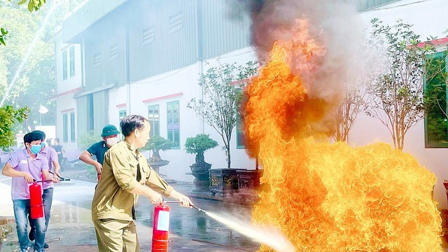 Từ 20/4, &aacute;p dụng nhiều mức xử phạt mới với vi phạm về ph&ograve;ng ch&aacute;y, chữa ch&aacute;y