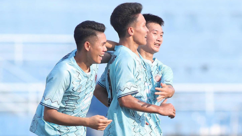 Quảng Ng&atilde;i FC thắng ngược đầy cảm x&uacute;c