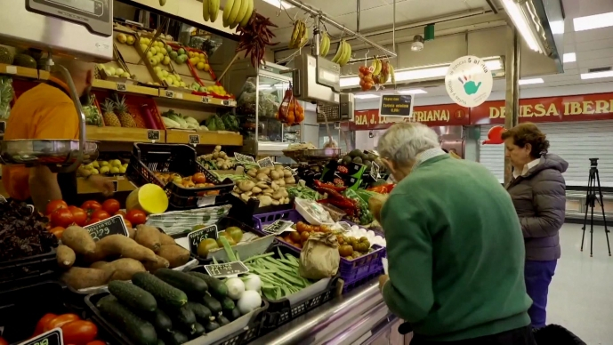 Kinh tế to&agrave;n cầu đối mặt nguy cơ suy tho&aacute;i