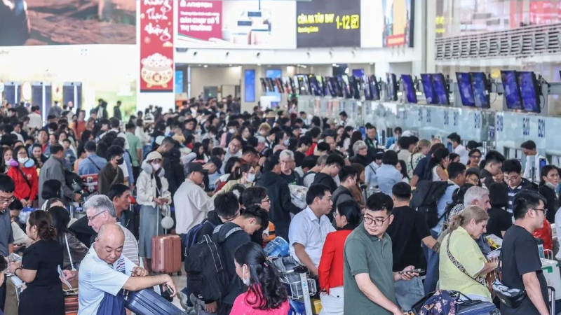 V&eacute; bay dịp 30/4 tăng gi&aacute;, chặng du lịch gần như &ldquo;ch&aacute;y v&eacute;&rdquo;