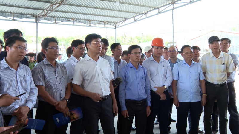 L&atilde;nh đạo tỉnh kiểm tra c&aacute;c dự &aacute;n H&ograve;a Ph&aacute;t Dung Quất