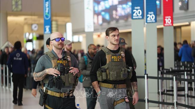 Thượng viện Mỹ th&ocirc;ng qua kế hoạch ng&acirc;n s&aacute;ch cho ICE 