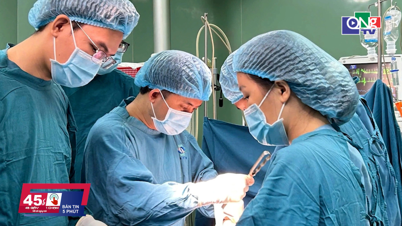 45 gi&acirc;y 1 chạm ng&agrave;y 25/4