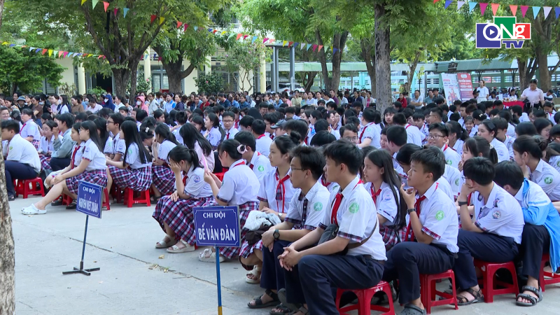 Tư vấn tuyển sinh v&agrave;o lớp 10