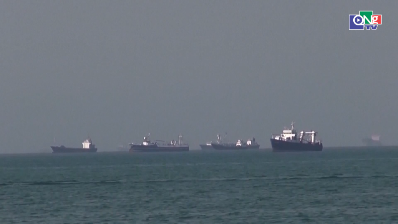 Lo ngại thiếu hụt kho&aacute;ng sản do eo biển Hormuz t&ecirc; liệt