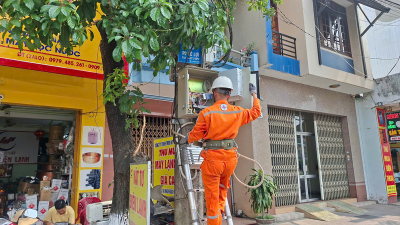 Bảo đảm cấp điện an to&agrave;n, li&ecirc;n tục dịp lễ 30/4 - 1/5 