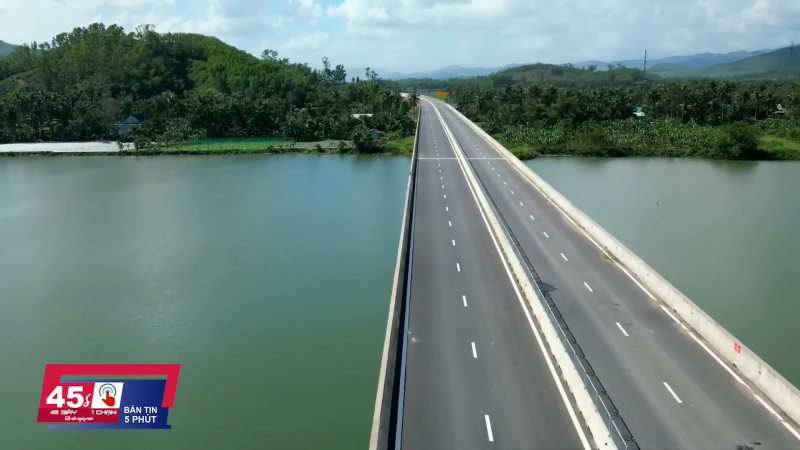 45 gi&acirc;y 1 chạm ng&agrave;y 28/4