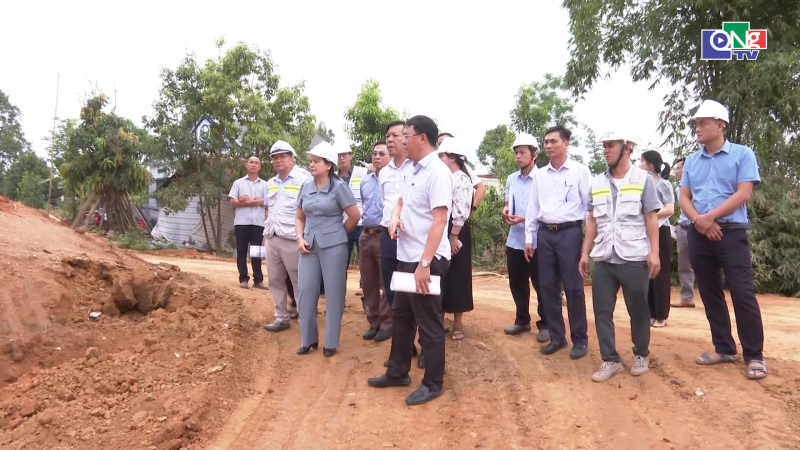 Kiểm tra tiến độ x&acirc;y dựng trường nội tr&uacute; li&ecirc;n cấp tại c&aacute;c x&atilde; bi&ecirc;n giới