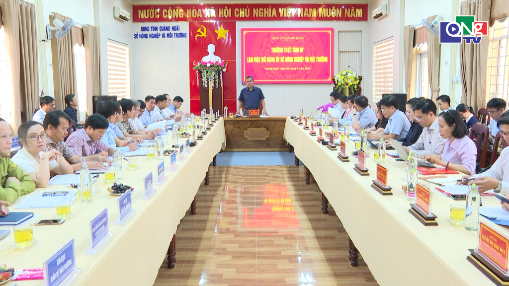 Quang cảnh buổi làm việc