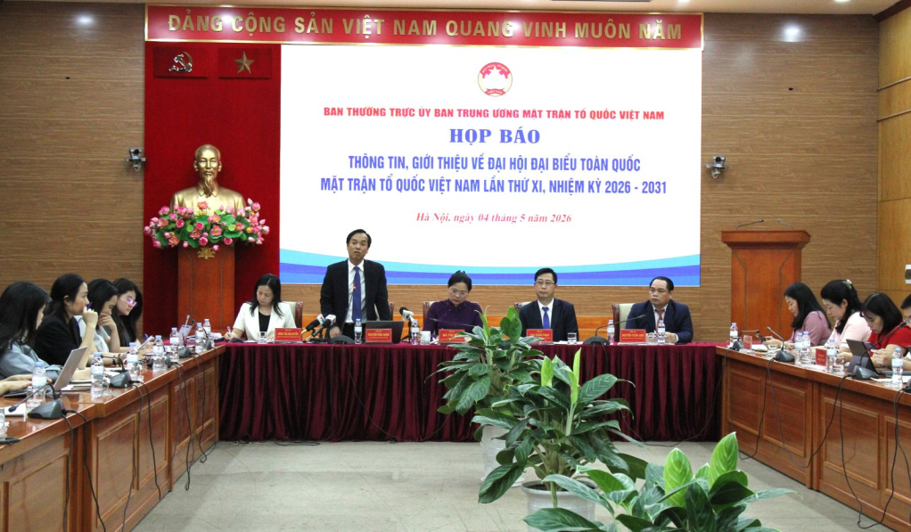 Quang cảnh buổi họp báo.