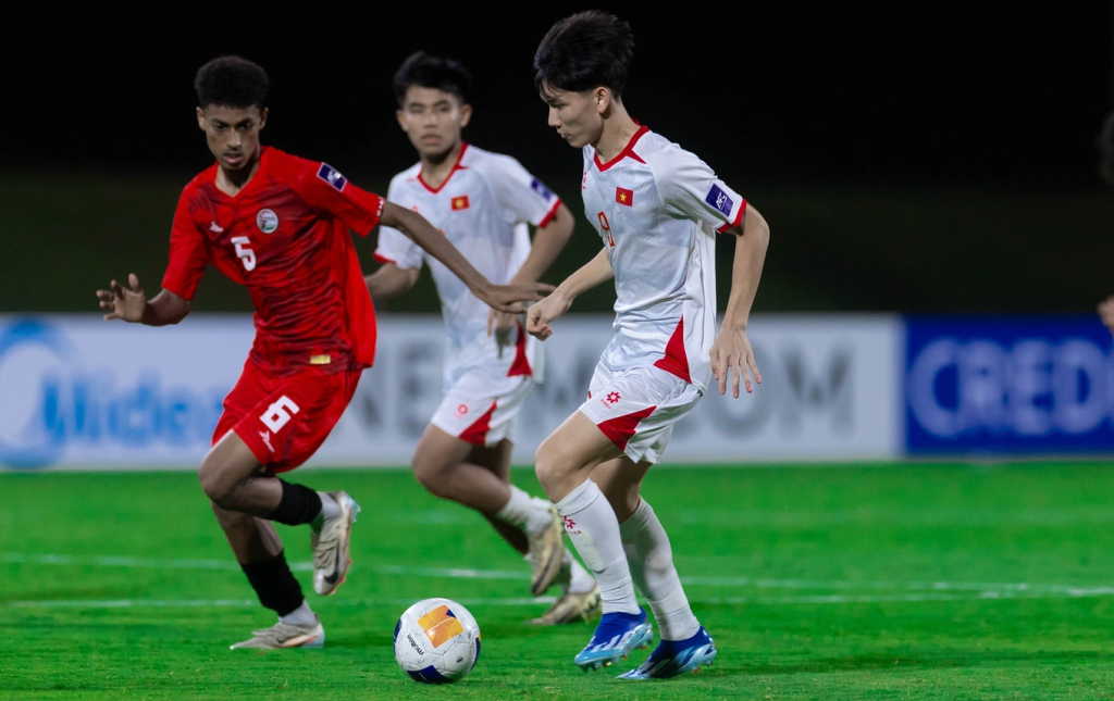 U17 Việt Nam sử dụng lối chơi tấn công và kiểm soát bóng nhỉnh hơn U17 Yemen. Ảnh: AFC
