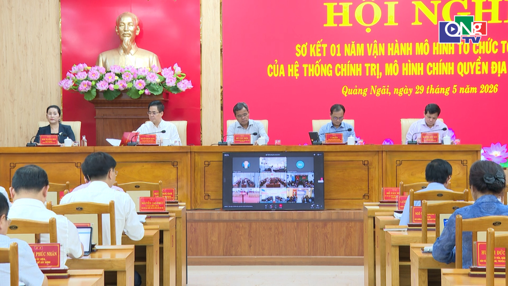 Các đồng chí Thường trực Tỉnh ủy chủ trì hội nghị.