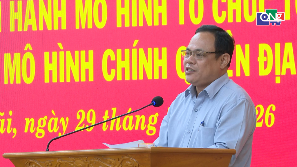 Các đại biểu trình bày tham luận tại hội nghị.