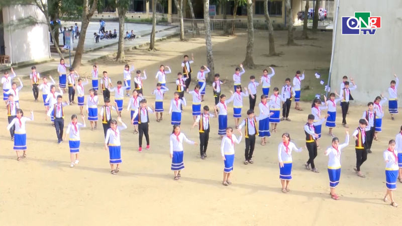 Đẩy mạnh đ&agrave;o tạo nh&acirc;n lực chất lượng cao người d&acirc;n tộc thiểu số