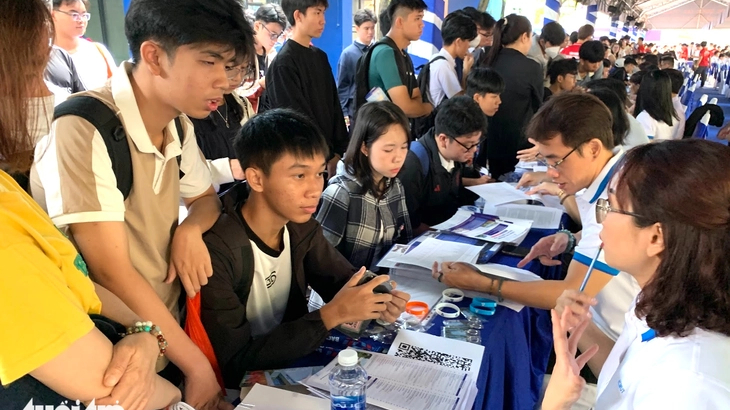 Tuyển sinh đại học năm 2026 c&oacute; 19 phương thức x&eacute;t tuyển