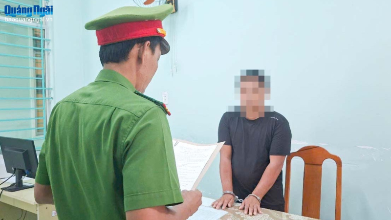  Bắt tạm giam người cản trở xe cứu thương l&agrave;m nhiệm vụ