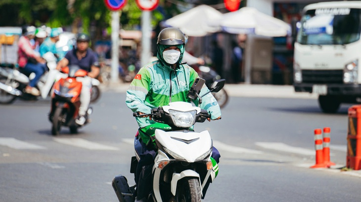 Bắc Bộ v&agrave; Nam Bộ nắng n&oacute;ng, c&aacute;c nơi c&ograve;n lại chiều tối mưa d&ocirc;ng 