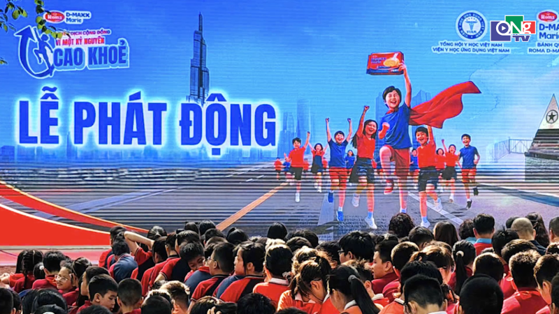 45 gi&acirc;y 1 chạm ng&agrave;y 13/5