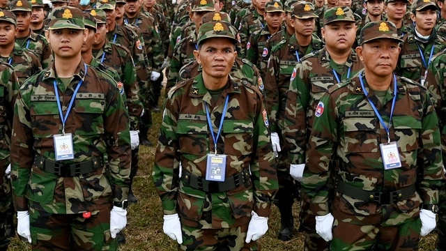 Campuchia ch&iacute;nh thức tăng thời hạn nghĩa vụ qu&acirc;n sự bắt buộc 