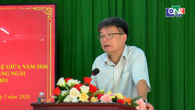 Ph&oacute; Chủ tịch HĐND tỉnh Nguyễn Thế Hải tiếp x&uacute;c cử tri x&atilde; Măng Ri