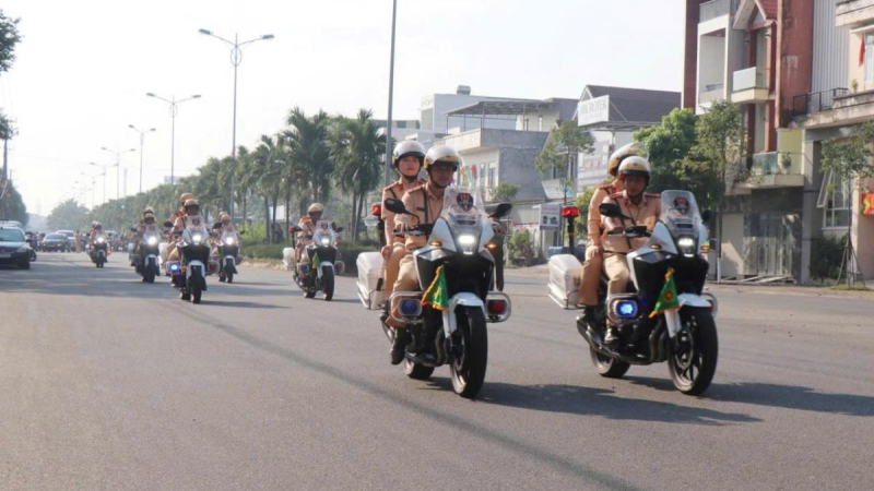 Ra qu&acirc;n cao điểm bảo đảm an to&agrave;n giao th&ocirc;ng dịp h&egrave; v&agrave; Năm Du lịch 2026