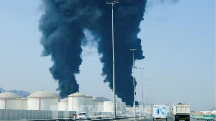 UAE tăng tốc đầu tư v&agrave;o năng lượng sau khi rời OPEC 