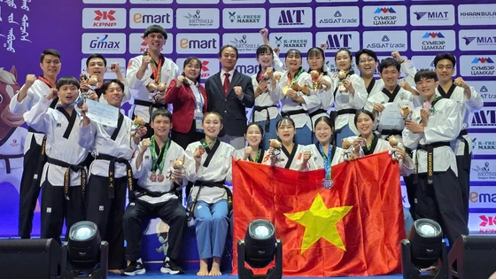 Taekwondo Việt Nam gi&agrave;nh 2 huy chương v&agrave;ng ch&acirc;u &Aacute; v&agrave; v&eacute; dự Asiad 2026