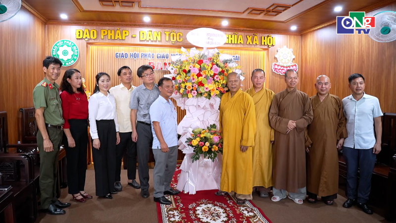 Ph&oacute; B&iacute; thư Thường trực Tỉnh ủy thăm Gi&aacute;o hội Phật gi&aacute;o tỉnh 
