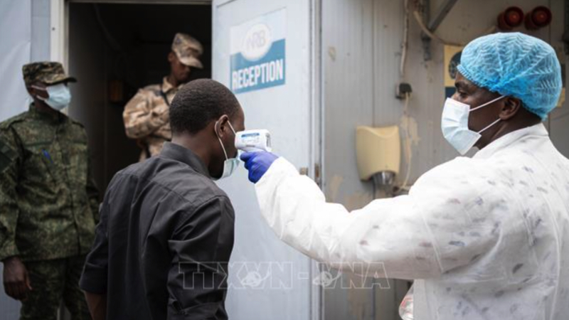 Nỗi lo dịch Ebola phủ b&oacute;ng khu vực Trung Phi