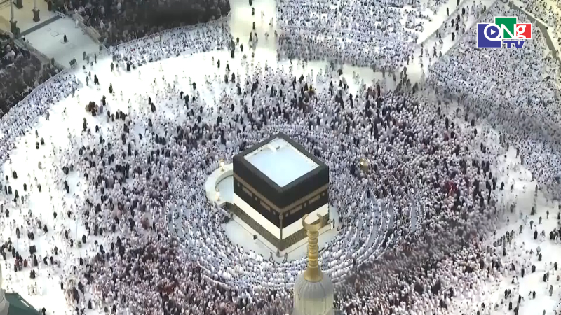 H&agrave;ng triệu người h&agrave;nh hương đổ về th&aacute;nh địa Mecca