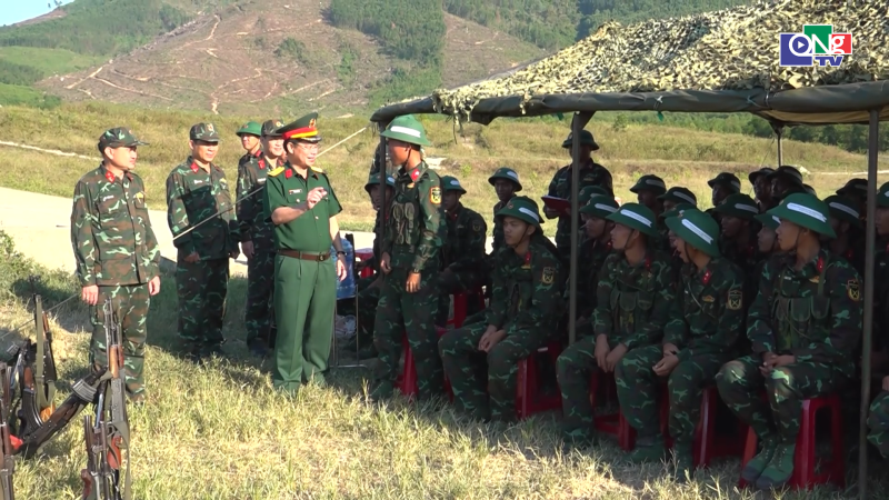 Kiểm tra huấn luyện chiến sĩ mới tại Trung đo&agrave;n 887