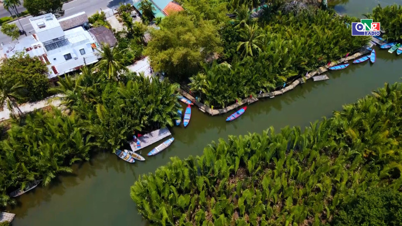 Quảng ng&atilde;i ph&aacute;t triển kinh tế biển gắn với du lịch